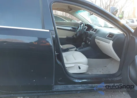 2014 Volkswagen Jetta 1.8T Se from USA, damaged, VIN 3VWD07AJ3EM304071